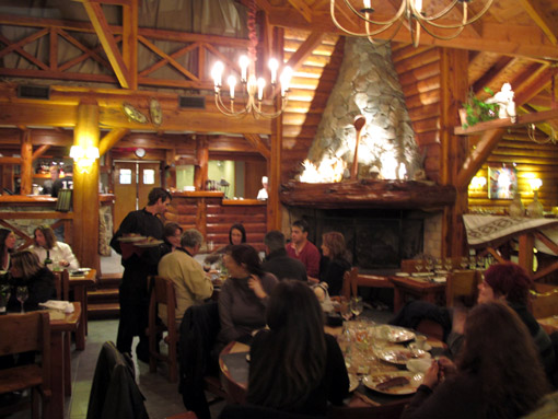 EL PATACON BARILOCHE interior churras2