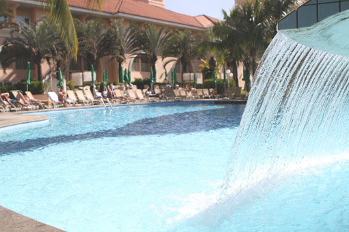 cascata piscina resort