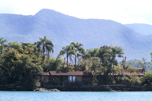 PASSEIO DE BARCO EM ANGRA Casa da Xuxa