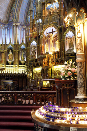 BASILICA DE NOTRE DAME MONTREAL