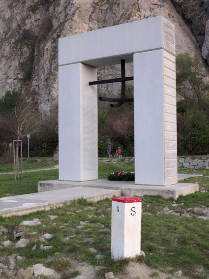 Monumento aos mortos do regime comunista
