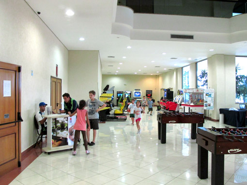 PARADISE GOLF & LAKE RESORT