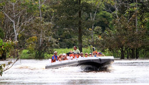 Lancha Iberostar Grand Amazon