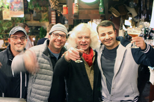 O melhor bar do mundo fica na Antuérpia nos com o dono