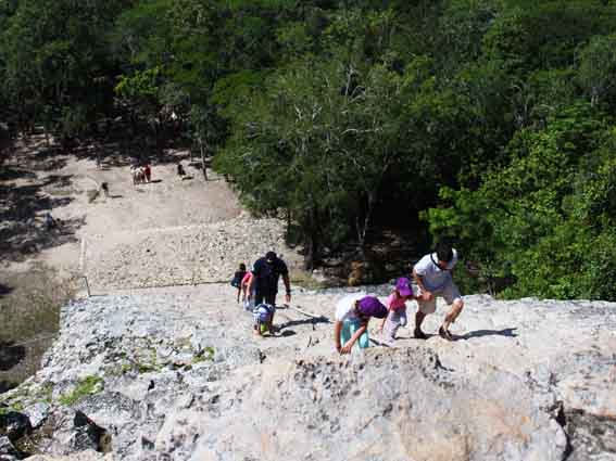 escalando-piramide-coba (1)