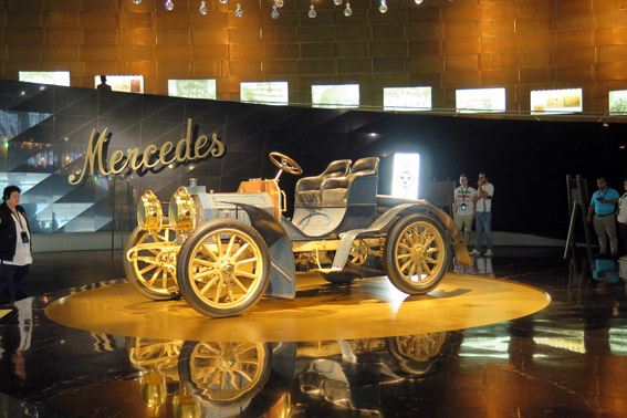 Mercedes Clássico no Museu Mercedes em Stuttgart