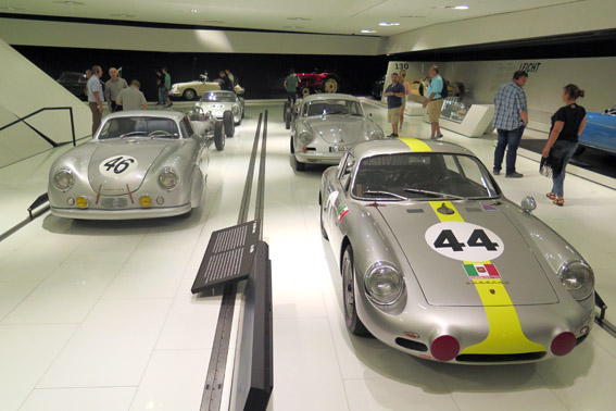Porsches antigos de corrida Museu Porsche Stuttgart