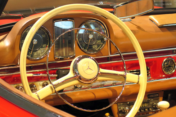 Volante Mercedes antigo no Museu da Mercedes-Benz Stuttgart