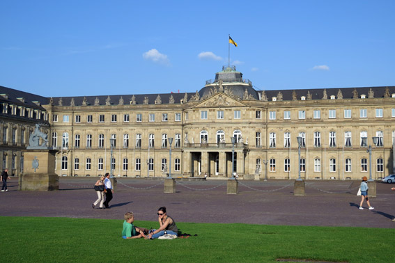 Neues Schloss Palácio Novo de StuttgartNeues Schloss Palácio Novo de Stuttgart