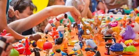 feira de troca de brinquedos