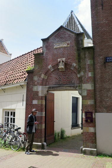 Begijnhof – o jardim secreto no centro de Amsterdam