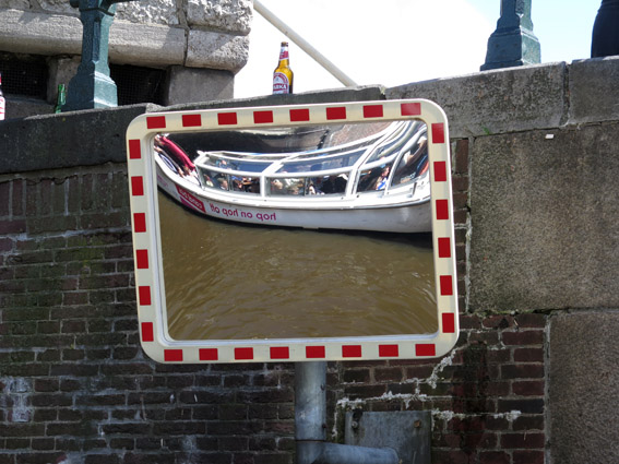 passeio-barco-amsterdam-no-espelho