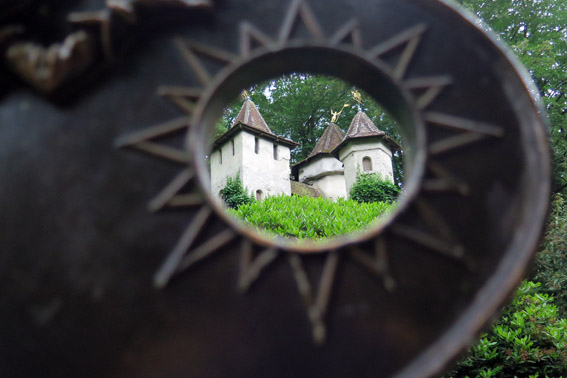 Efteling, o melhor parque de diversões da Holanda reflexo-castelo efteling Holanda