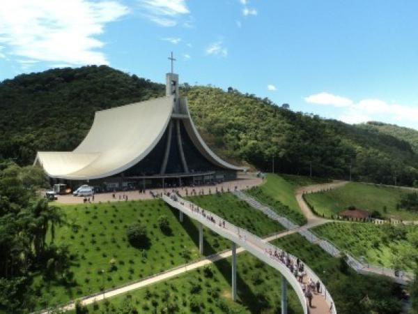 Avianca tem voos p/Navegantes. Ficou mais fácil conhecer as belezas do Vale do Itajaí 13160 resample 400 300