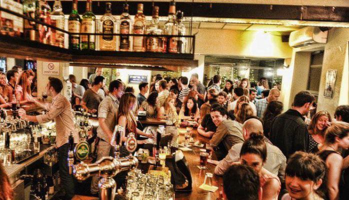 Dizzy Frishdon destino despedida de solteiro