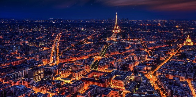 Paris com pais ou avós, vale a pena? Paris a noite