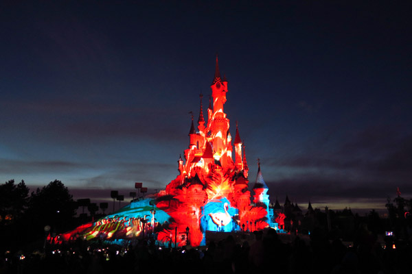 Disneyland Paris Illumination luz vermelho