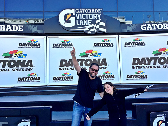 Nós no Podium do autódromo de Daytona