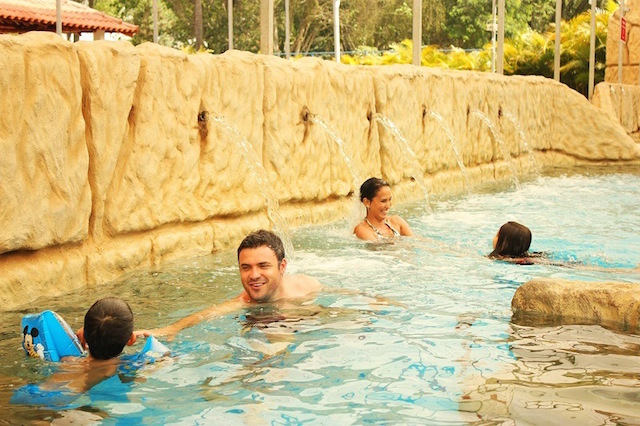 Melhores parques temáticos do Brasil magic-city-suzano