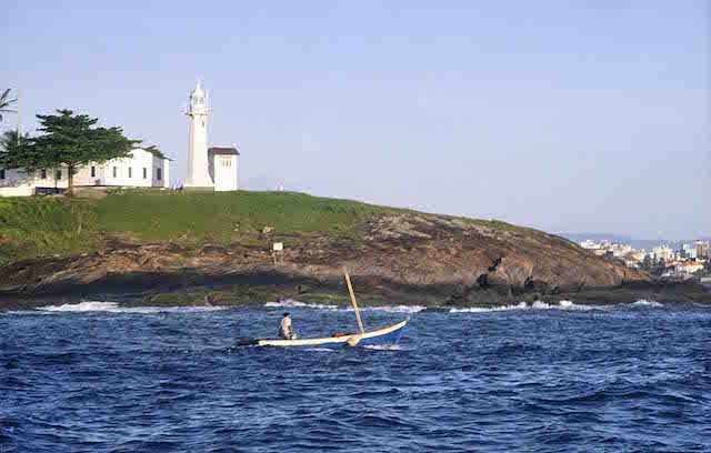 Conheça o Espírito Santo: O que fazer, onde comer, etc. vila velha_farol de santa luzia_