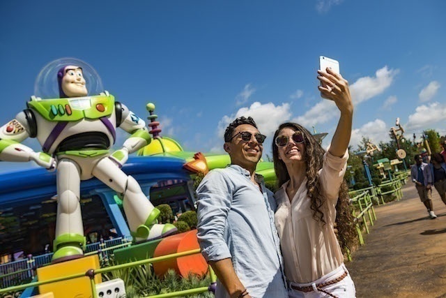 Alien Swirling Saucers in Toy Story Land
