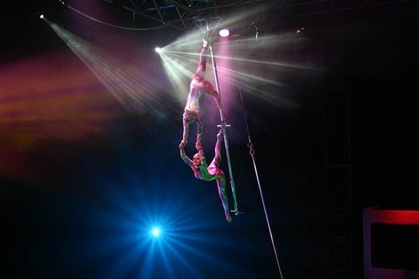 Cirque Vertigo Wallenda Duo