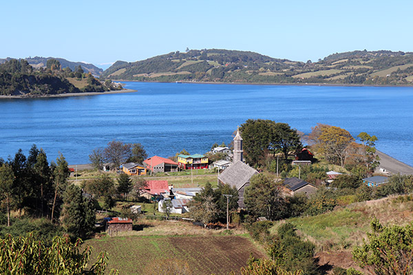Igreja e ilha do alto Chiloe