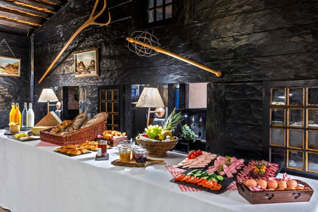 Onde ficar em Genebra? Veja nosso guia todos opções para todos os bolsos. Hotel Edelweiss Manotel buffet