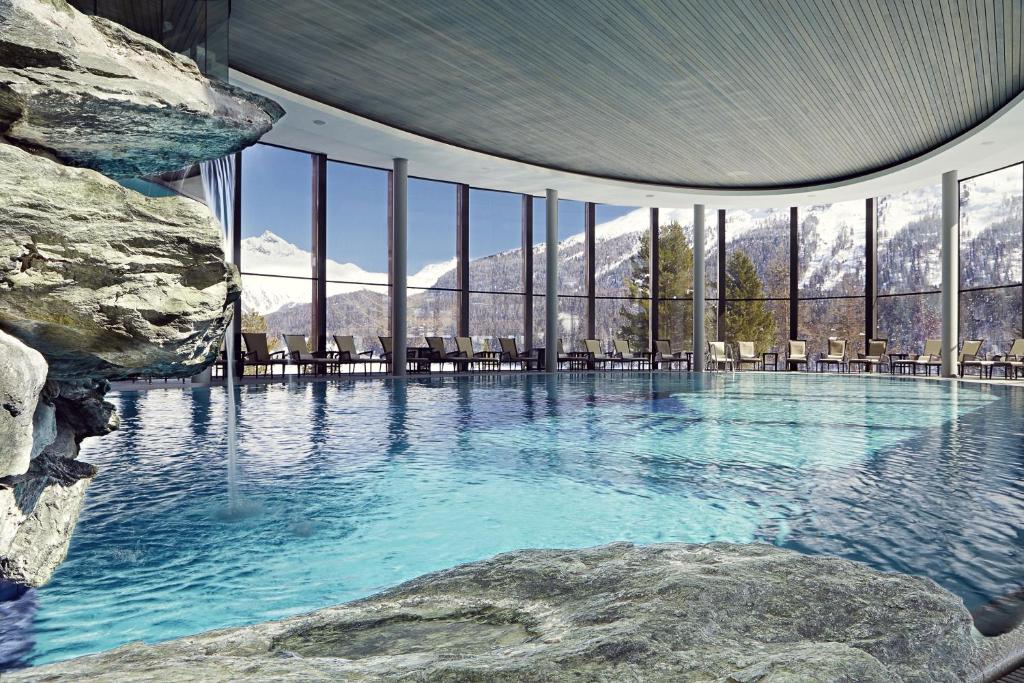 Esquiar na Suica hotel Badrutt St Moritz