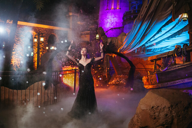 0201ZN 9053 CG Easy Resize.com 1